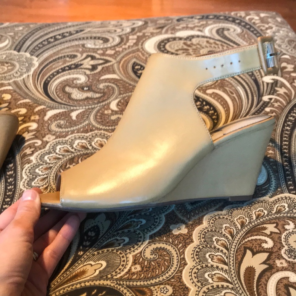 Peep toe heels